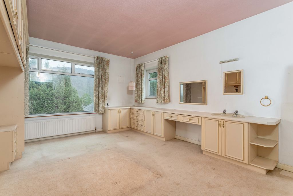 Higher Park Royd Drive